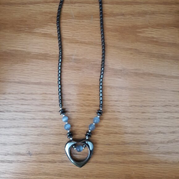 Vintage Hematite Heart Pendent Necklace Blue Glass Beads - Picture 4 of 7